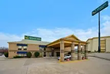 Photograph of Quality Inn, Texarkana