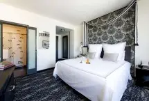 Photograph of Mayfair Hotel, Los Angeles