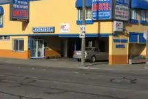 Photograph of Town House Motel, Eureka
