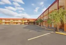 Photograph of Best Value Inn, Tavares