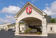 Photograph of Ramada Pensacola, 