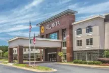 Photograph of La Quinta Inn & Suites, Columbus