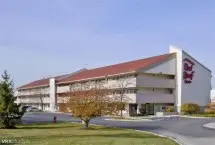 Photograph of Red Roof Inn, Northbrook