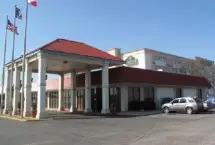 Photograph of La Quinta Inn ( Airport ), 