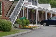 Photograph of Pilgrim Inn, Lee