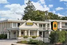 Photograph of Super 8, Hyannis