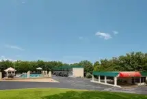 Photograph of Econo Lodge ( West ), Branson West