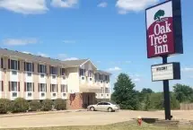 Photograph of Oak Tree Inn Jefferson City,