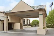 Photograph of Baymont Inn And Suites,