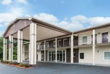 Photograph of Days Inn, Forest City