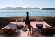 Photograph of Pirates Cove Restaurant, Garibaldi