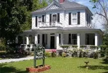 Photograph of The Decanter Inn, Mullins