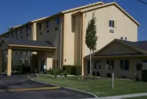 Photograph of LQ Inn and Suites ( West ),