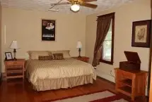 Photograph of Fountain Chateau Bed & Breakfast, Hustler