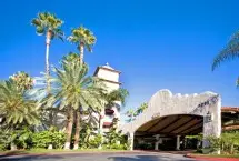 Photograph of Vanllee Hotel And Suites, Covina