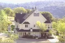 Photograph of Hounds Tooth Inn, Oakhurst