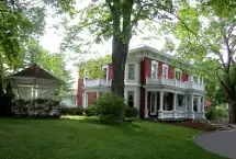 Photograph of Maple Crest Bed And Breakfast, Petersburg