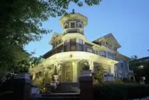 Photograph of The Lion And The Rose, Portland