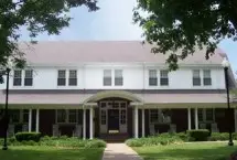 Photograph of Woodford Inn, Versailles