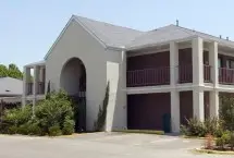 Photograph of Oak Tree Inn, Macon