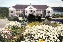 Photograph of Strawberry Hill Seaside Inn, Rockport