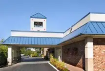 Photograph of Days Inn, Latham