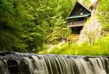 Photograph of Whisperin' Pines Chalet, Cooperstown