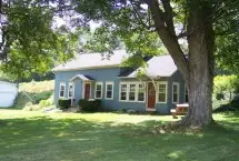 Photograph of Rich Country Farmhouse, Hobart