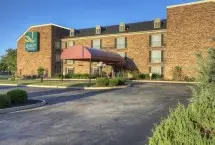 Photograph of Quality Suites, 