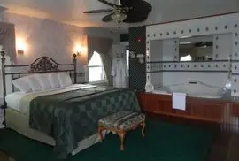 Photograph of Julia's Bed and Breakfast, Hubbard