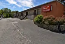 Photograph of Econo Lodge,