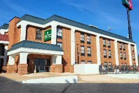 Photograph of HomeTowne Studios, Prattville