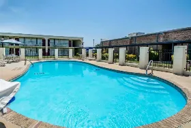 Photograph of Econo Lodge, Andalusia