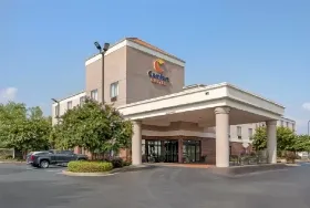 Photograph of Comfort Suites, Oxford