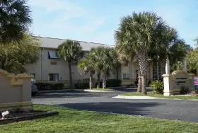 Photograph of Quality Inn, Gulf Shores