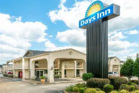 Photograph of Days Inn, Shorter