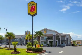 Photograph of Super 8, Prattville