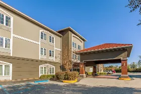 Photograph of La Quinta Inn & Suites, Mobile