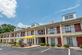 Photograph of Super 8, Alexander City