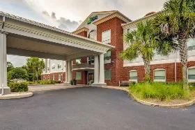 Photograph of Holiday Inn Express, Foley