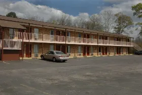 Photograph of Red Carpet Inn, Oxford