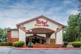 Photograph of Red Roof PLUS+ & Suites, Opelika