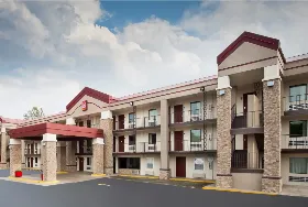 Photograph of Red Roof PLUS+, Irondale