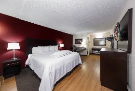 Photograph of Red Roof PLUS+, Madison