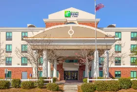 Photograph of Holiday Inn Express, Gulf Shores
