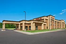 Photograph of Hampton Inn, Magnolia