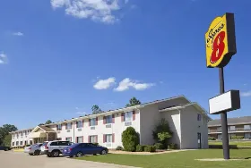 Photograph of Super 8, Batesville