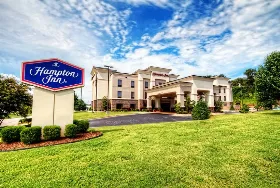 Photograph of Hampton Inn, Van Buren