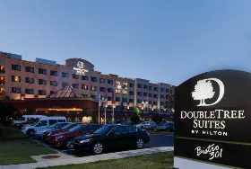 Photograph of DoubleTree Suites by Hilton Hotel Bentonville, Bentonville