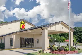 Photograph of Super 8, Clarksville